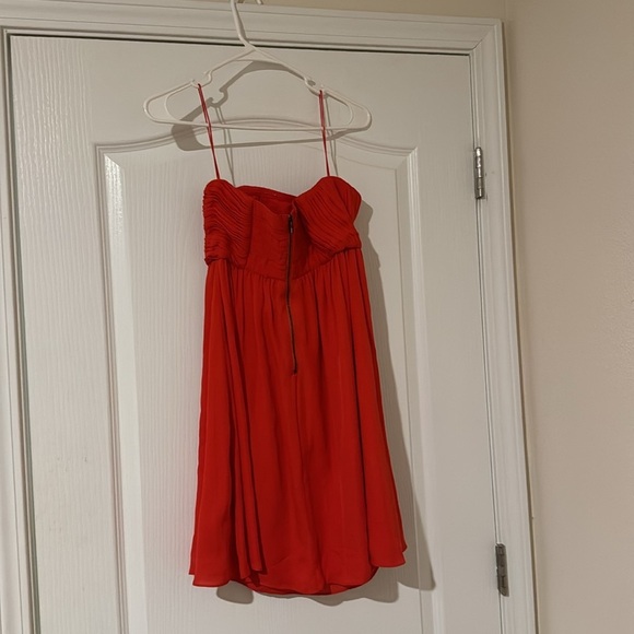 ALICE + OLIVIA Red Silk Strapless Dress Pleated Party Cocktail Mini Size 4 - Picture 4 of 4